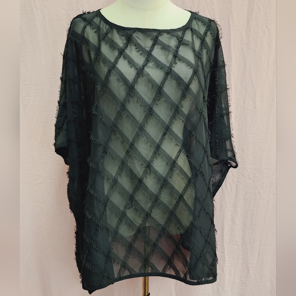 WYNNELAYERS Women's Diamond Jacquard Eyelash Fringed Chiffon Poncho Top-(M)NEW - Picture 1 of 8